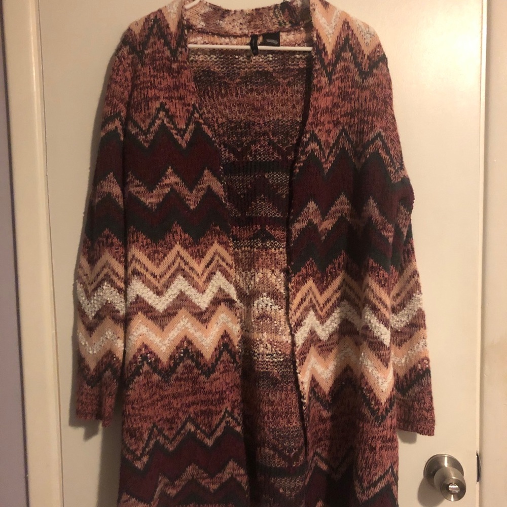 Beautiful flame stitch pattern cardigan